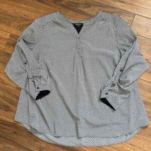 🔥Dalia size 2X blue patterned blouse